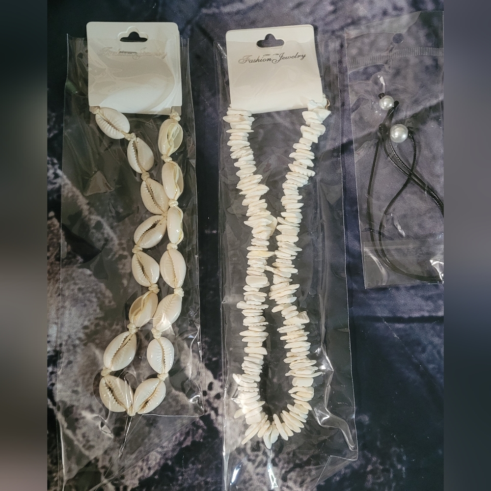 3 Pack Beach Shell choker style ocean necklaces - pearl /shell bnwt